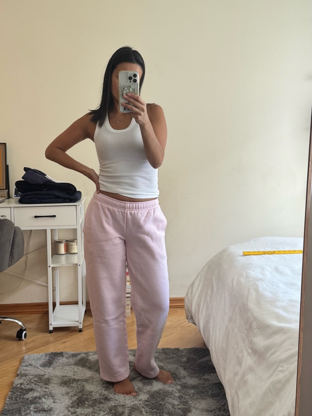 Aritzia Light Pink Low-Rise Joggers